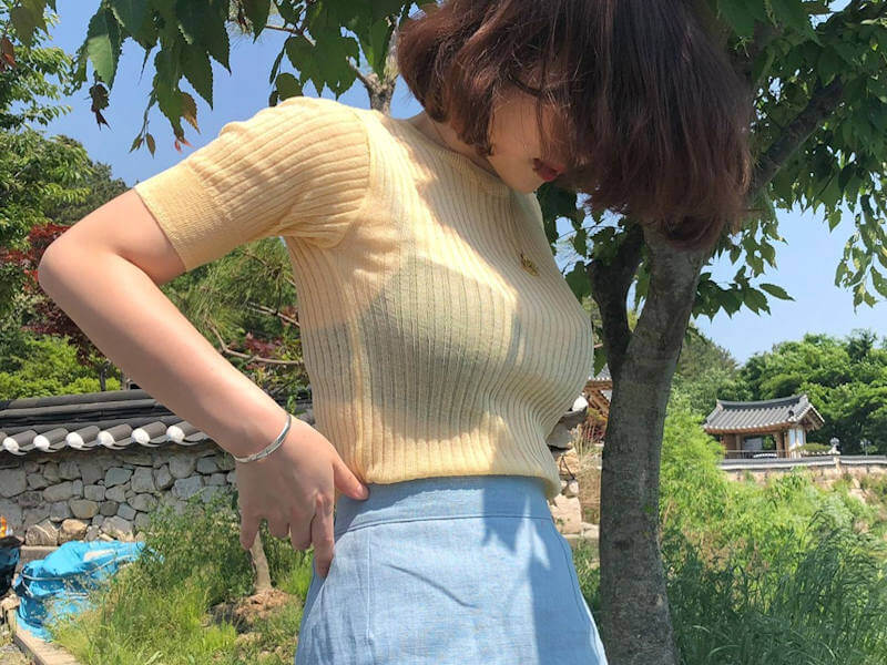 透けブラニットコーデのエロ画像