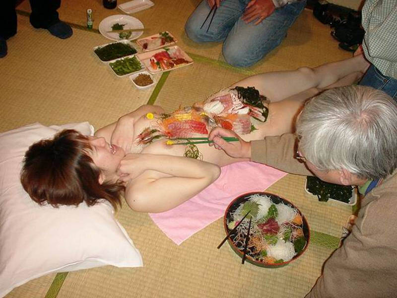 女体盛りのおめでたいエロ画像 100連発