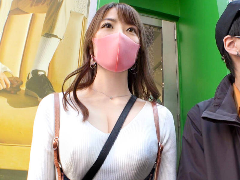 可愛い奥さんには内緒の寝取られ強行突破AV