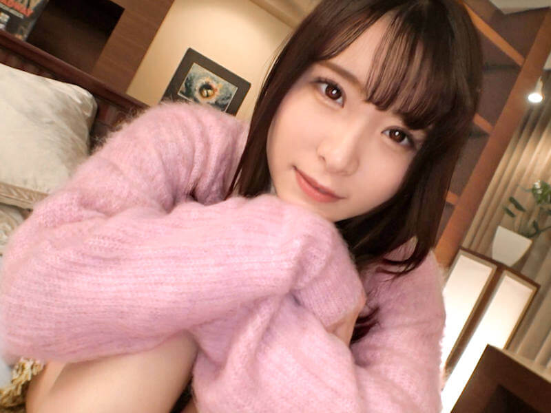 女子大生が緊張しながらも潮吹きするAV