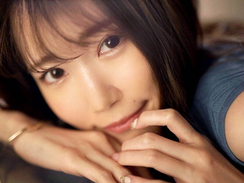 欲求不満なスレンダー美人ピアノ講師がAV出演