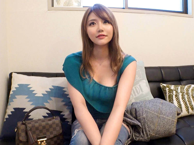 3Pで寝取られるヤリマン彼女のAV