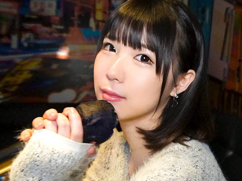 セックス中毒な童顔清楚系ビッチのAV