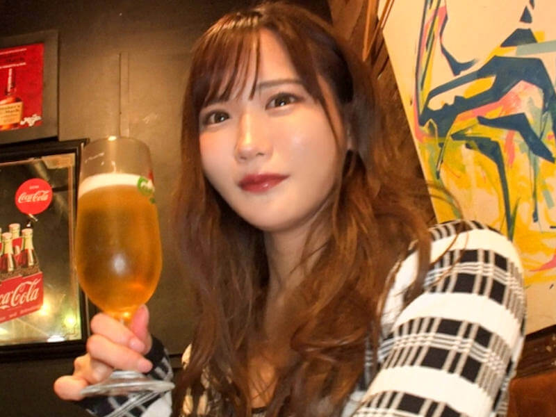 美人な港区女子が絶頂し続ける乱交AV