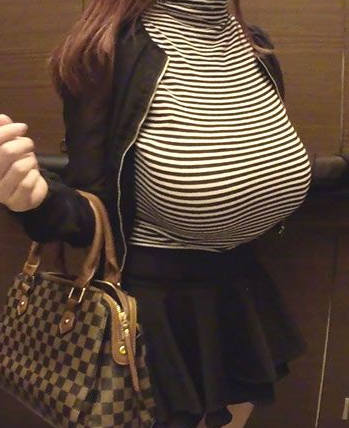 着衣巨乳 エロ画像 【8】