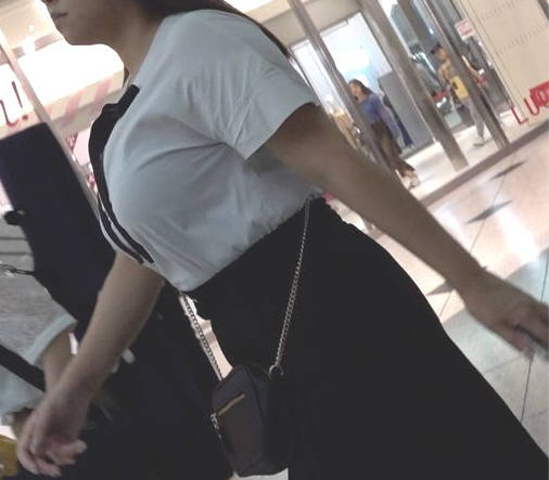 着衣巨乳 エロ画像 【25】