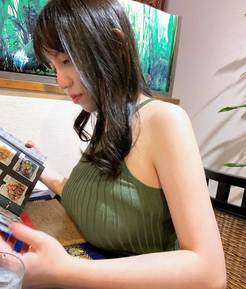 着衣巨乳 エロ画像 【43】