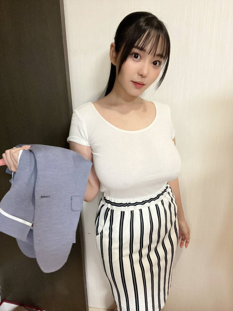 着衣巨乳 エロ画像 【48】