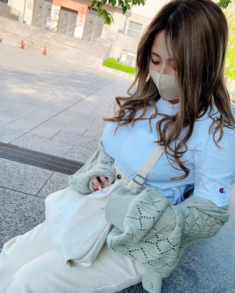 着衣巨乳 エロ画像 【56】