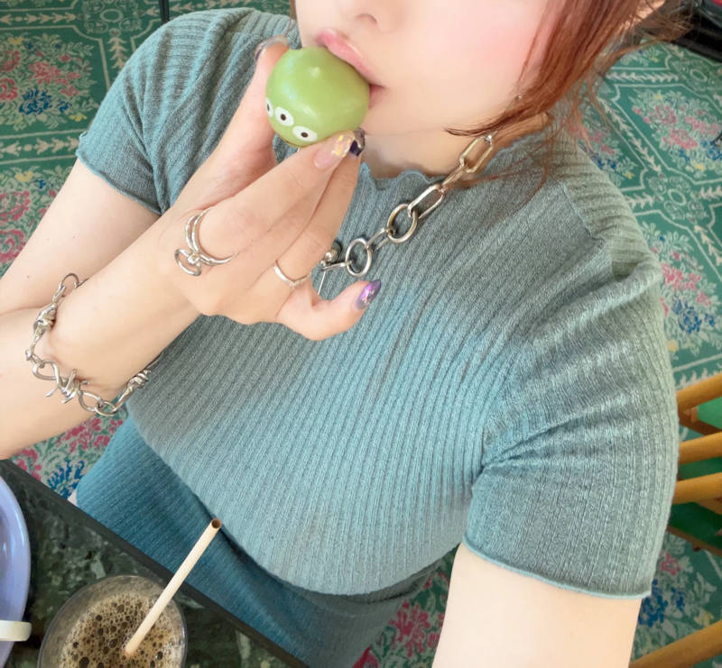 着衣巨乳 エロ画像 【64】