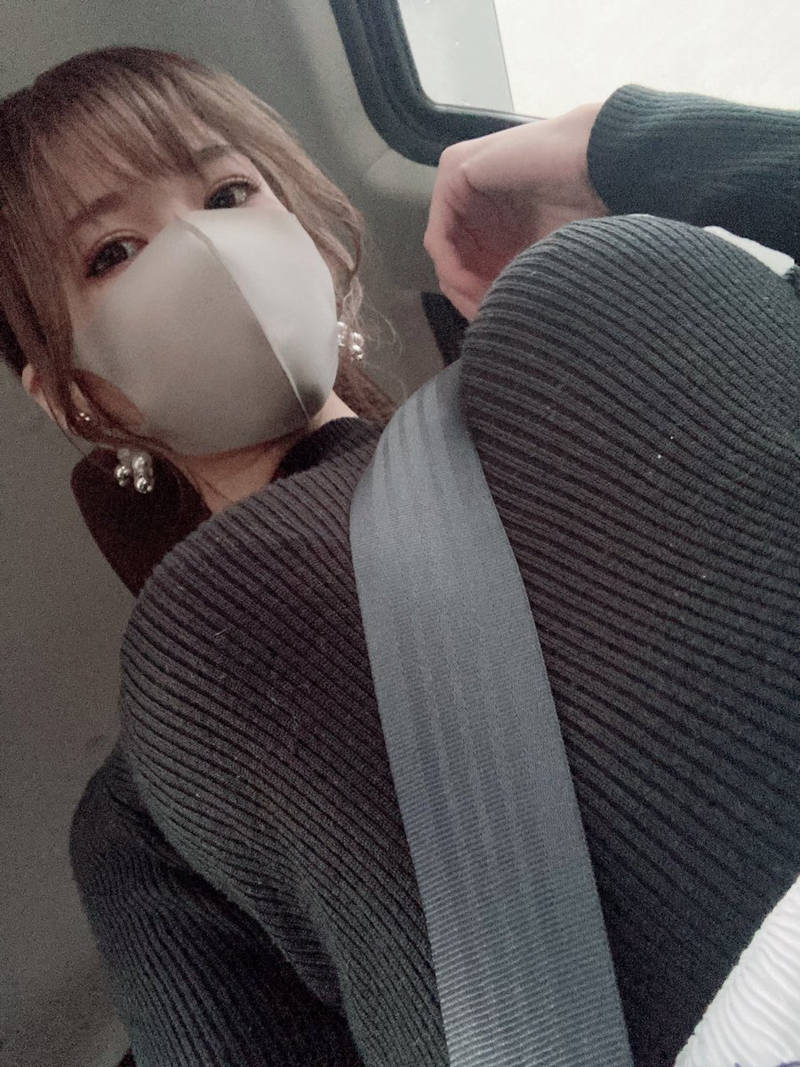 着衣巨乳 エロ画像 【83】