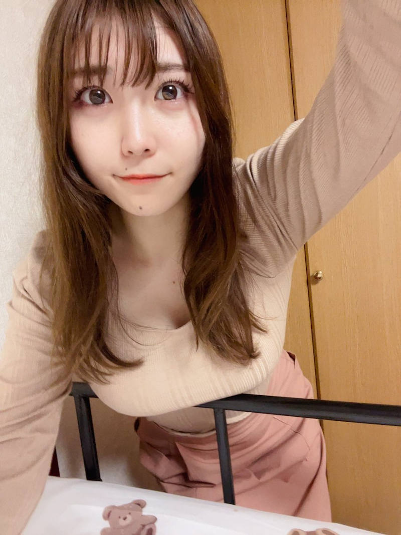 着衣巨乳 エロ画像 【90】
