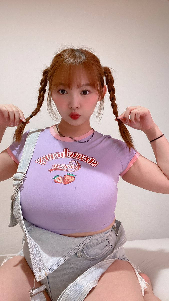 着衣巨乳 エロ画像 【95】