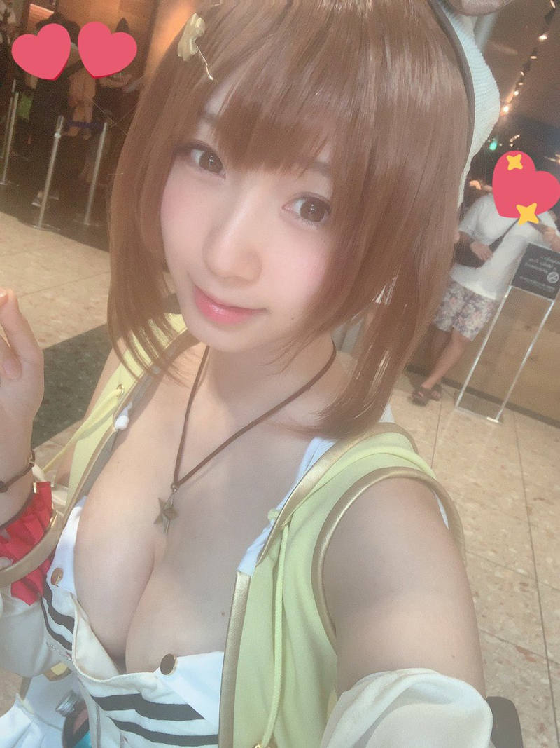 コスプレイヤー チラリズム エロ画像 【2】