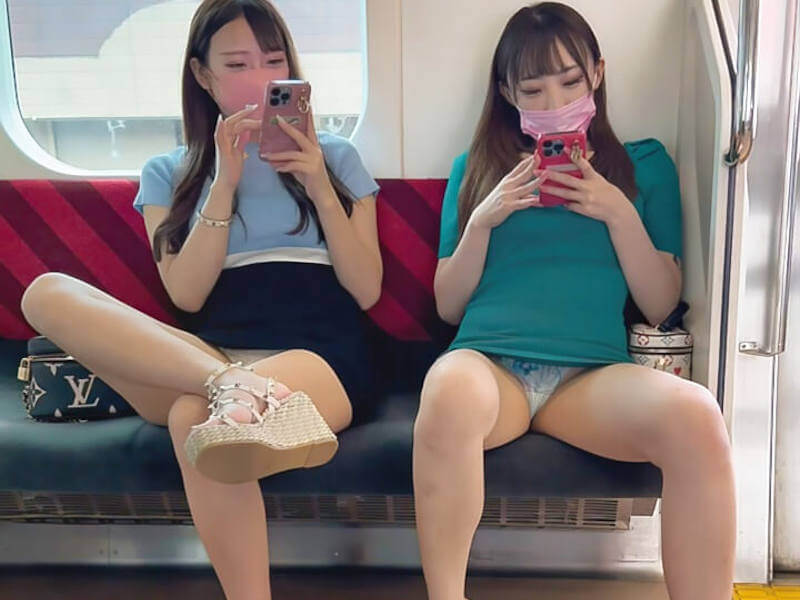 超丸見えパンチラのエロ画像