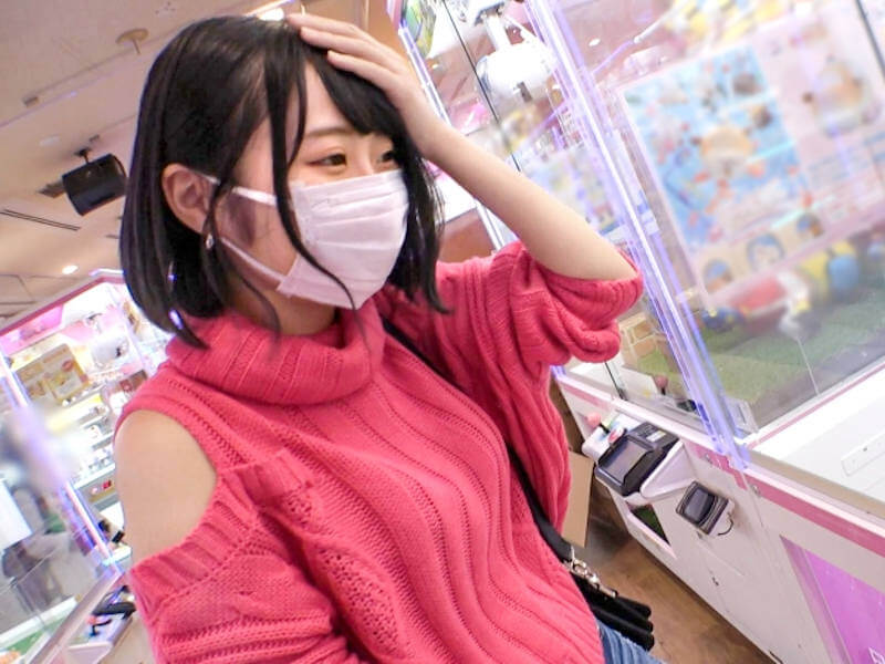 簡単にエッチするガールズバー店員のナンパAV