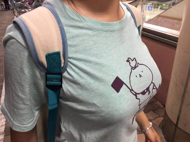 胸の膨らみ街撮りエロ画像