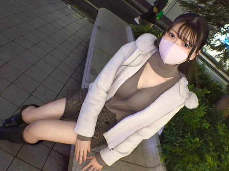 色白美肌な可愛いパパ活女子をナンパしたAV