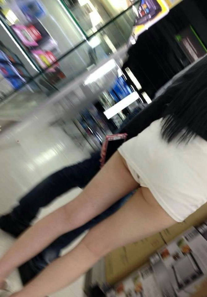 尻肉 街撮り エロ画像 【39】