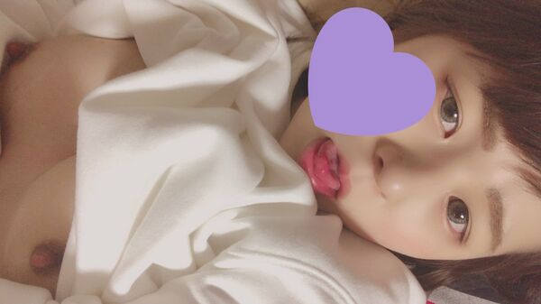 舌出し 自撮り エロ画像 【57】