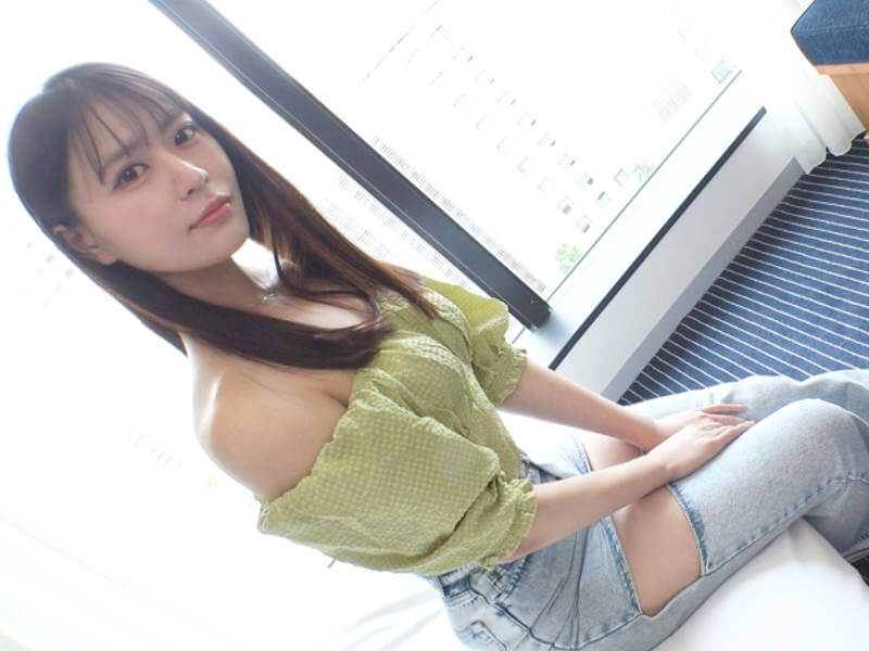 高身長なパイパン貧乳お姉さんのナンパAV