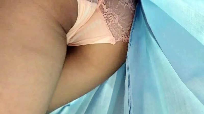 逆さ撮り シースルー パンツ パンチラ エロ画像 【13】