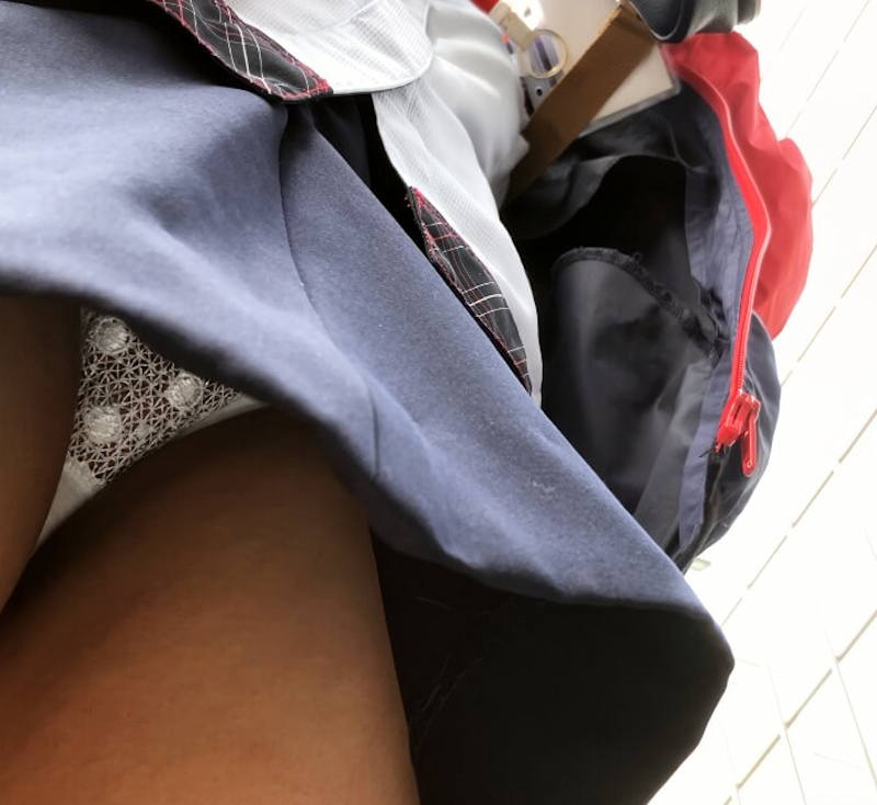 逆さ撮り シースルー パンツ パンチラ エロ画像 【31】
