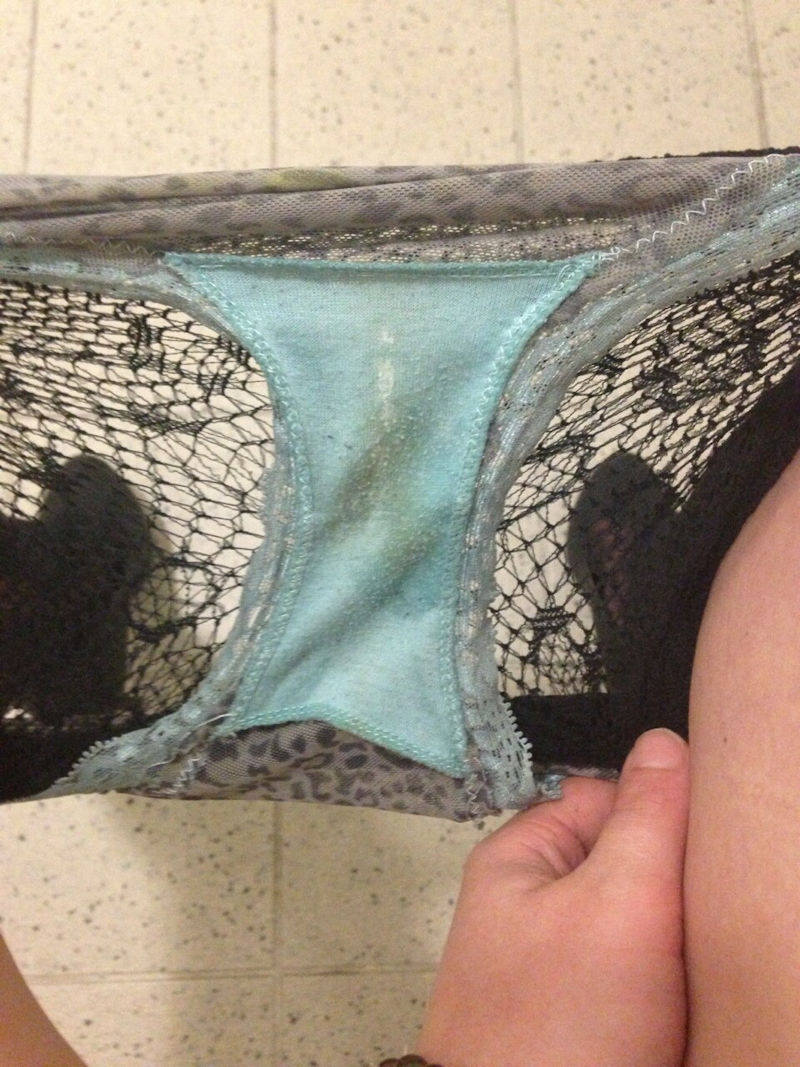 クロッチ 脱ぎかけ パンツ 自撮り エロ画像 【10】