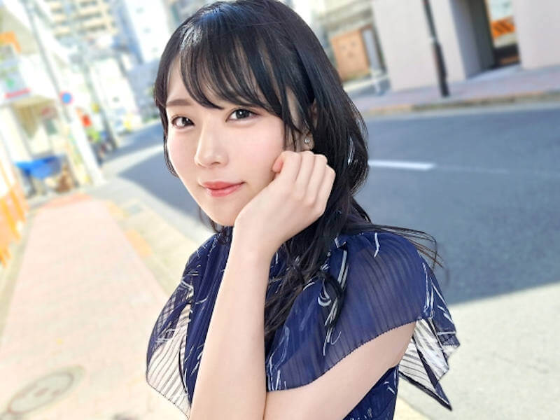 素朴な三十路女子が大声で喘ぐハメ撮りAV