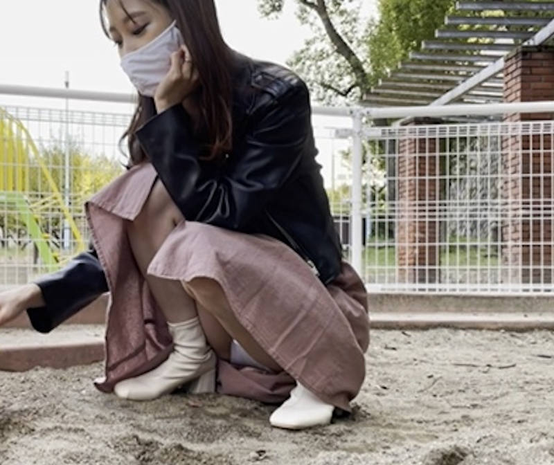 公園 パンチラ エロ画像 【24】