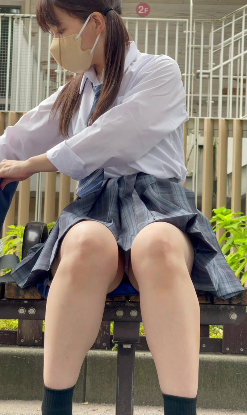 公園 パンチラ エロ画像 【45】