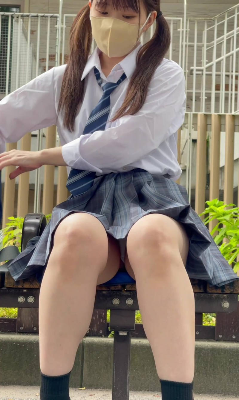公園 パンチラ エロ画像 【54】