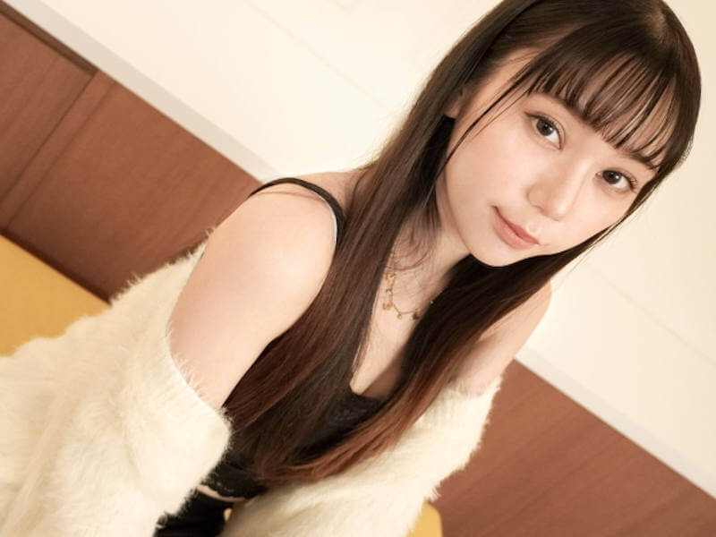 元アイドルのスレンダー貧乳女子ハメ撮りAV