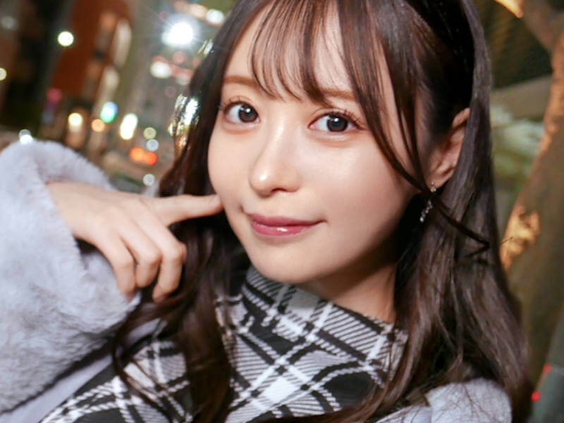 顔だけで抜けるほど可愛い色白美女のAV