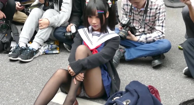 苺柄 パンツ エロ画像 【4】