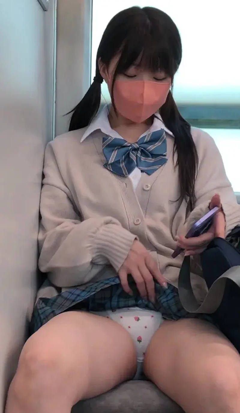 苺柄 パンツ エロ画像 【22】