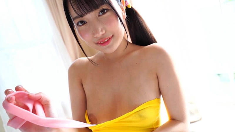 乳輪 ポロリ エロ画像 【11】