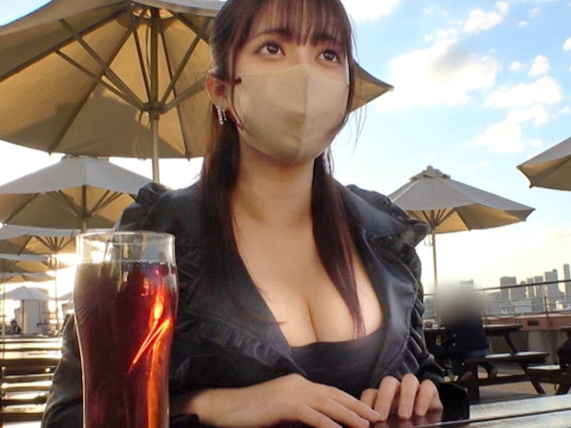 おっぱいが凄すぎる爆乳女子大生のAV