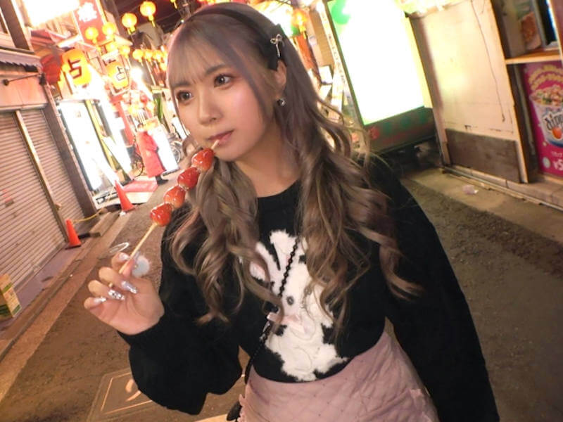 童顔で巨乳なムチムチ黒ギャルのナンパAV