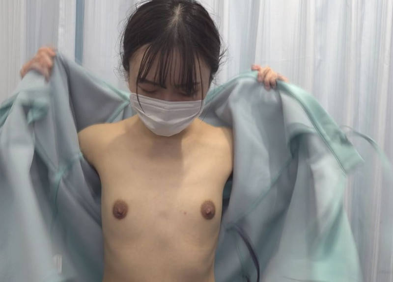 貧乳 着替え エロ画像 【8】