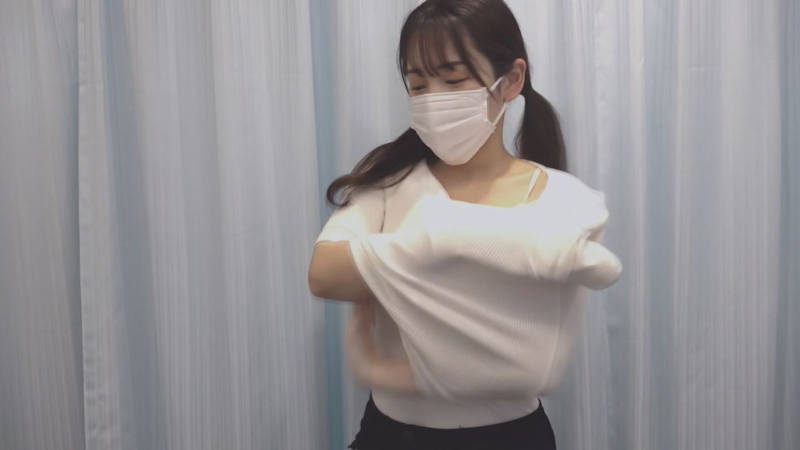 巨乳 着替え エロ画像 【4】