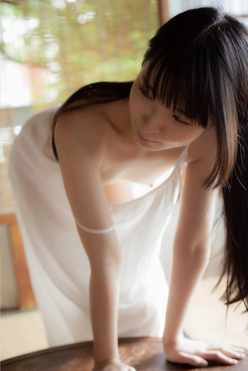 貧乳 エロ画像 【32】
