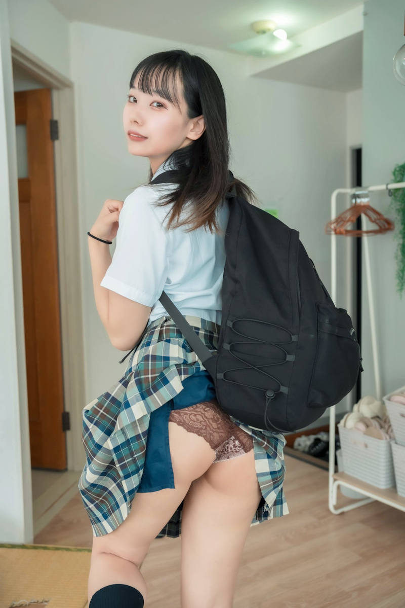 パンチラ 制服 エロ画像 【6】