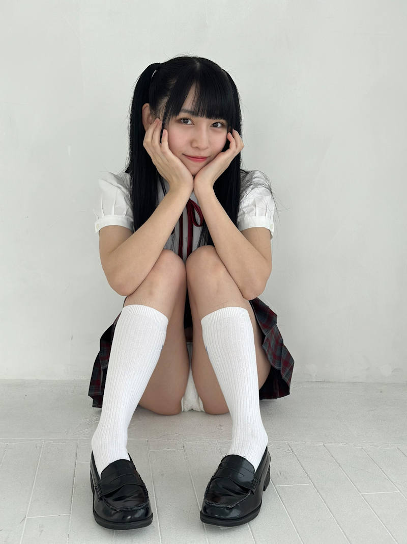 パンチラ 制服 エロ画像 【15】