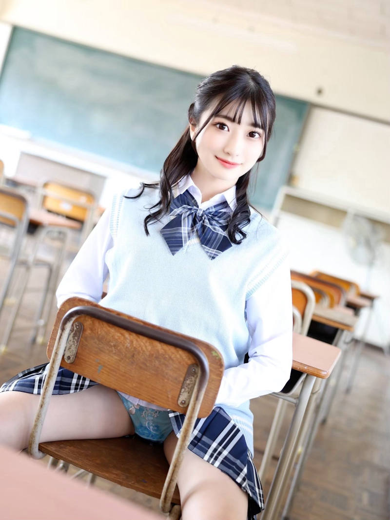 パンチラ 制服 エロ画像 【19】