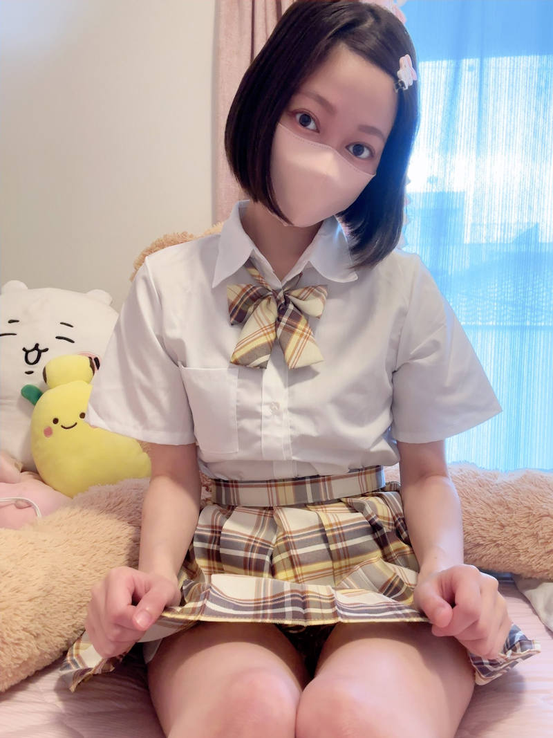パンチラ 制服 エロ画像 【22】