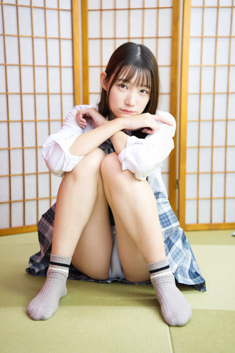 パンチラ 制服 エロ画像 【35】