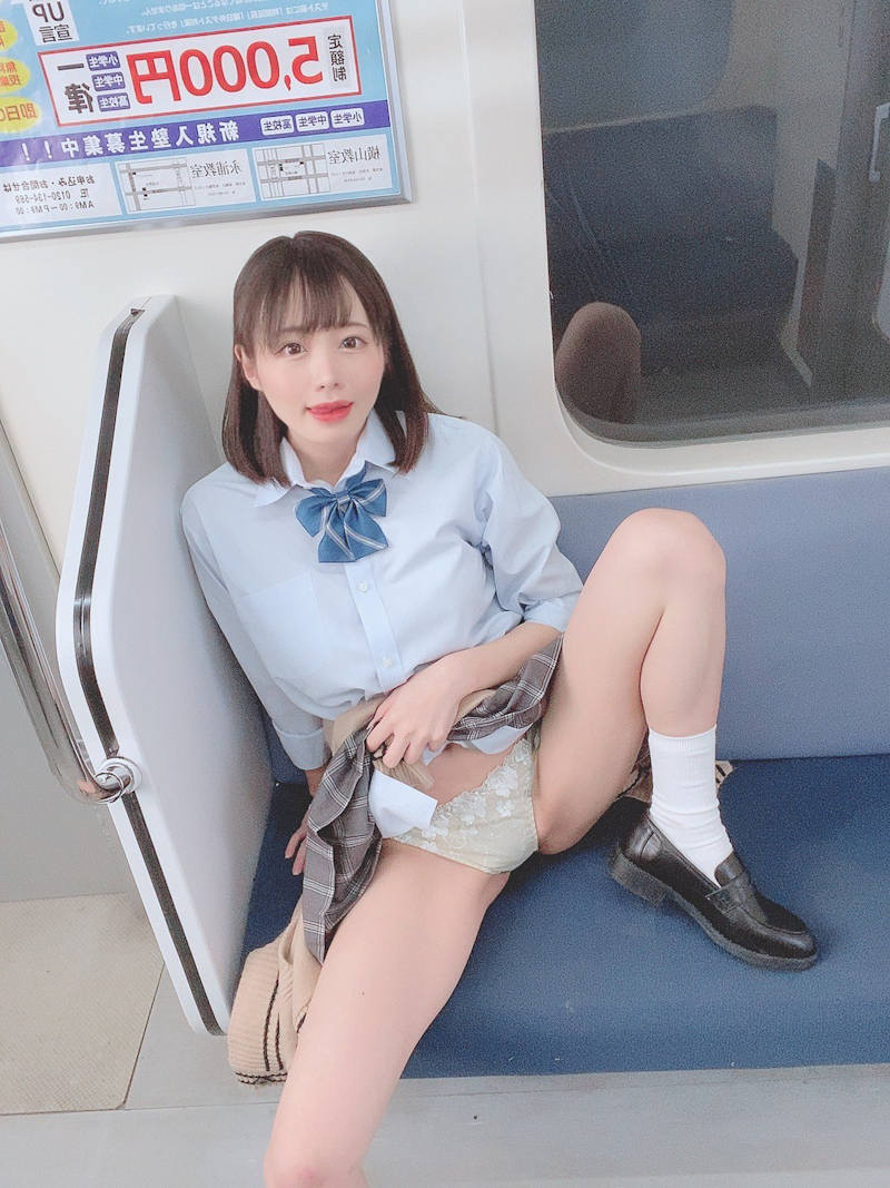 パンチラ 制服 エロ画像 【38】
