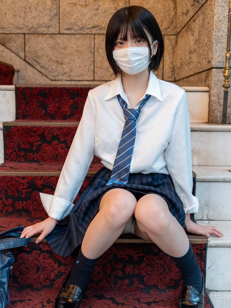 パンチラ 制服 エロ画像 【39】