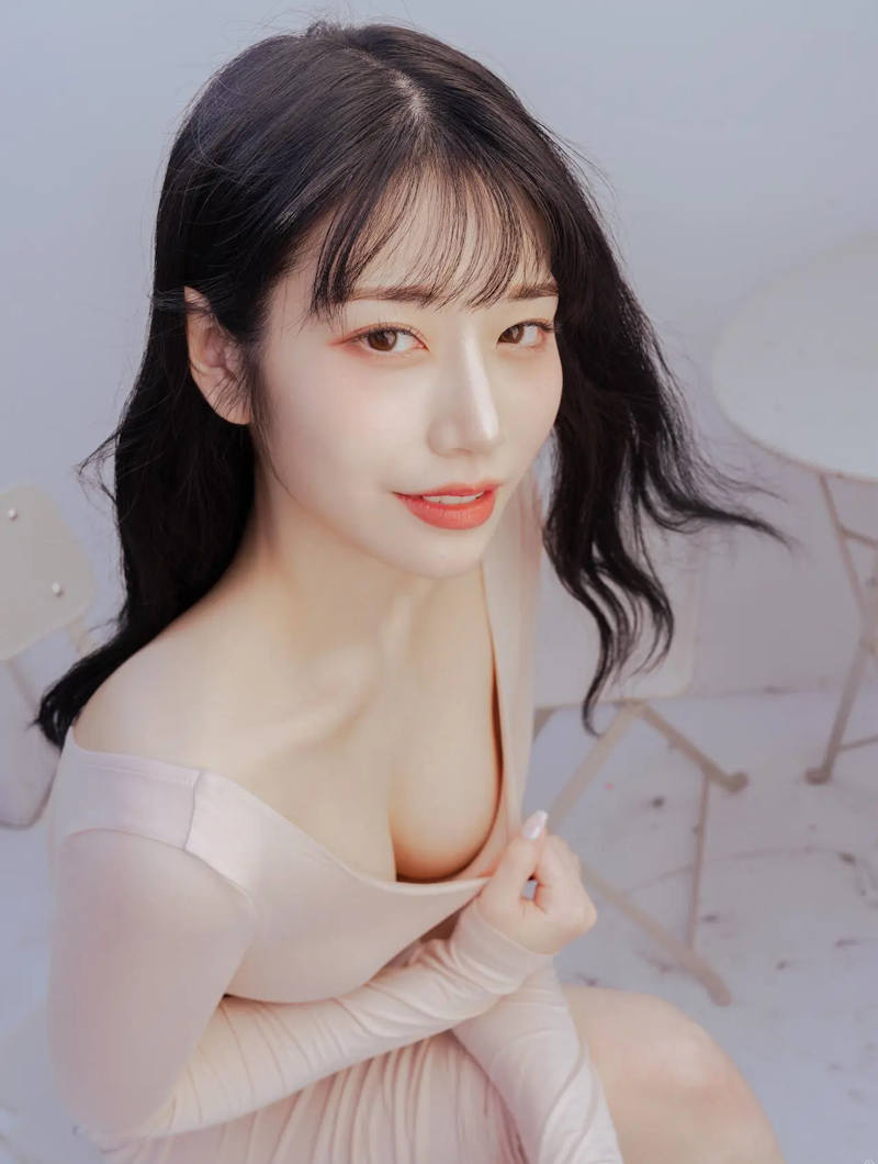 黒髪 美女 エロ画像 【1】